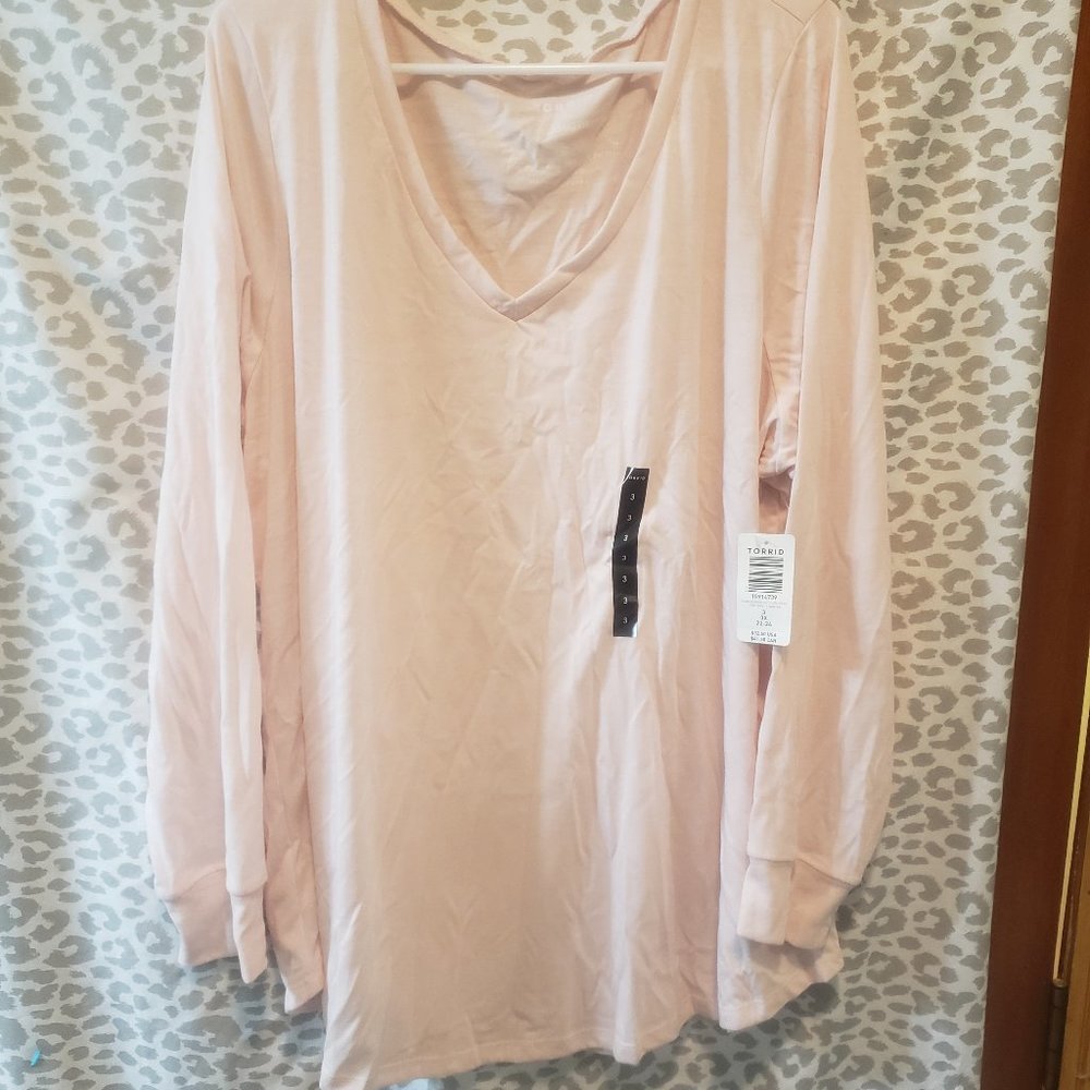 Torrid long sleep classic fit tee NEW SIZE 3